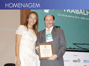 Dr. Salomo Rodrigues Filho  homenageado em Braslia durante congresso de Medicina do Trabalho